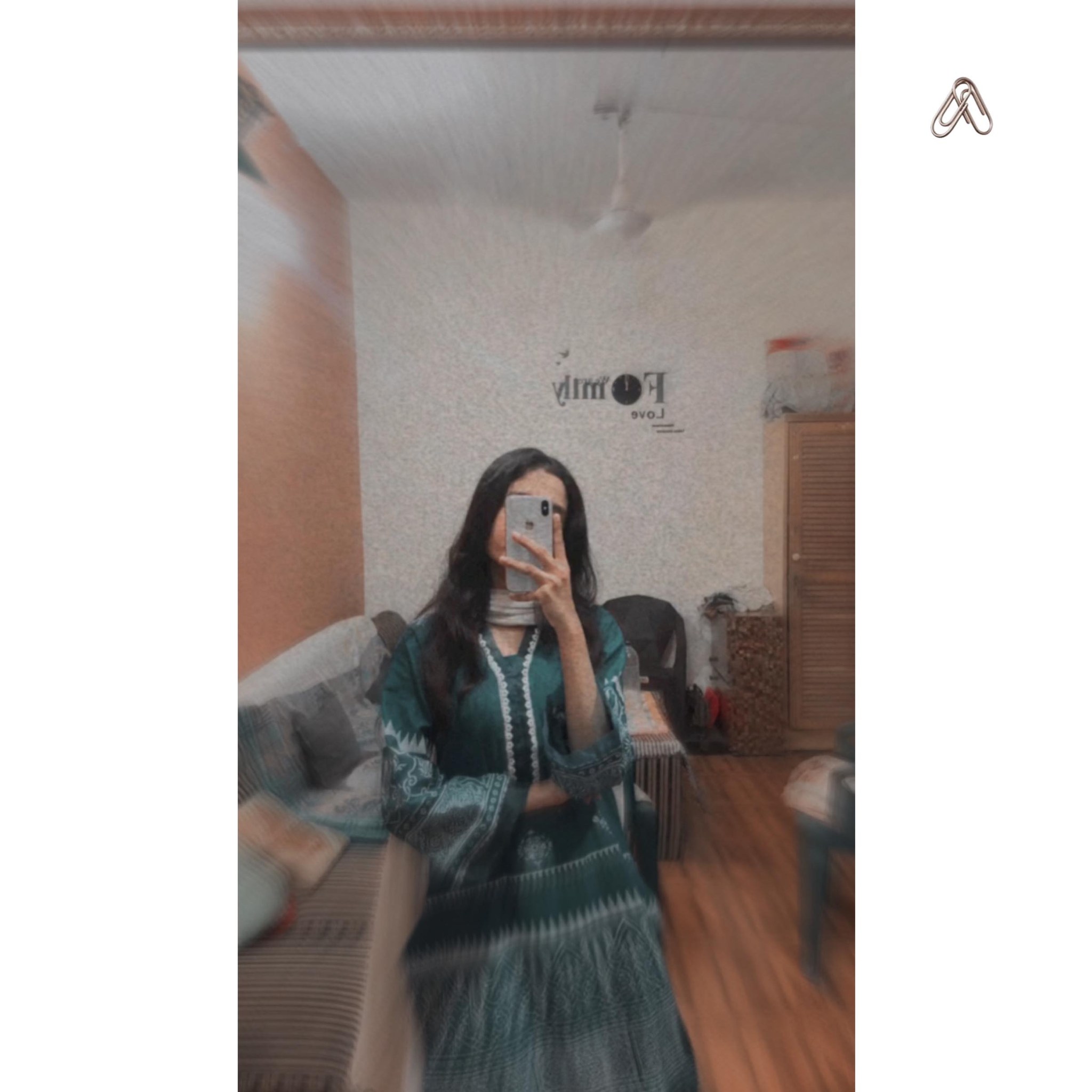 user-img